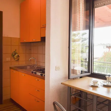 Beautiful Apartment In Botricello With 1 Bedrooms Appartamento